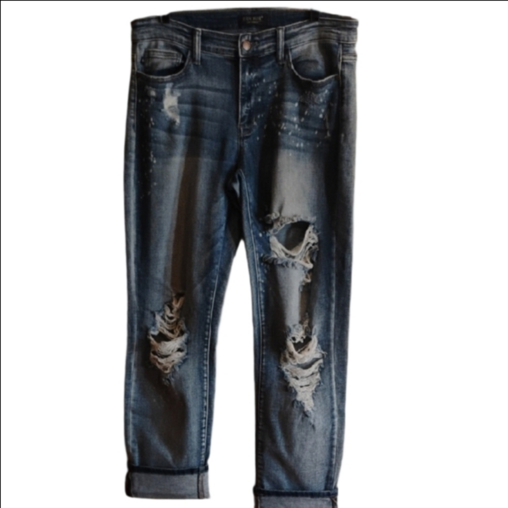 Judy Blue Ankle Cropped Distressed Boyfriend Fit Blue Jeans. Size 11/30.